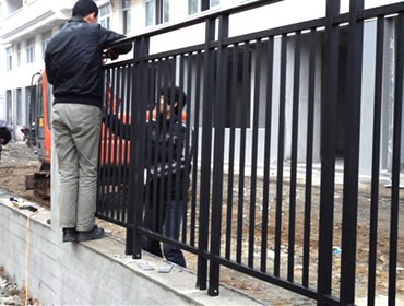 枣庄锌钢护栏应用于小区